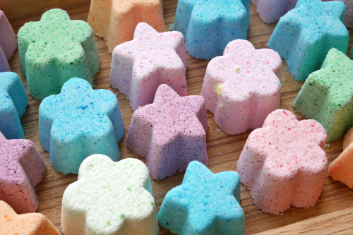 How to Make Your Own DIY Bath Bombs