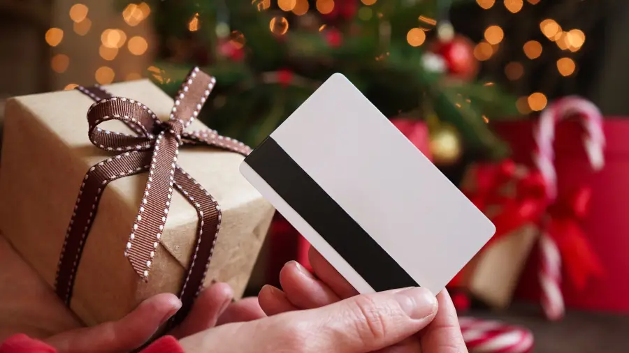 what is the difference between the two types of gift cards